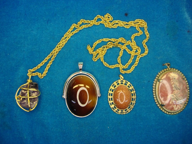 Vintage estate necklace and pendant lot