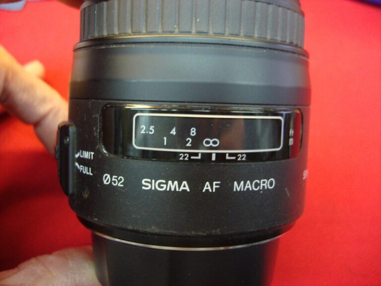 Sigma 50mm f/2.8 AF Macro Lens - Used (Excellent Condition) for Canon Rebel Cameras
