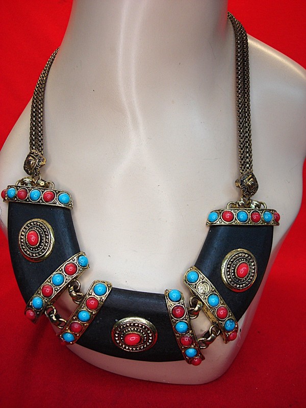 Vintage red and blue bead necklace with gold tone floral design