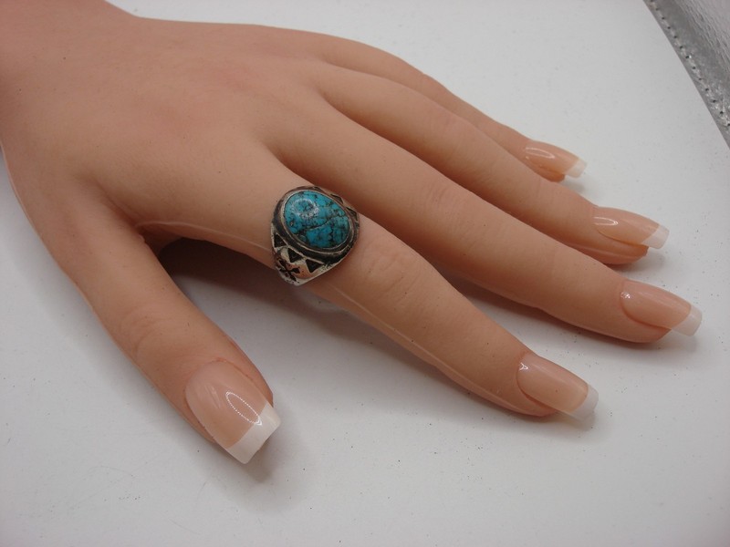 Vintage sterling silver ring with a Sierra Nevada turquoise stone, size 8