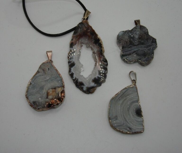 4 Natural Agate Geode Druzy Pendants