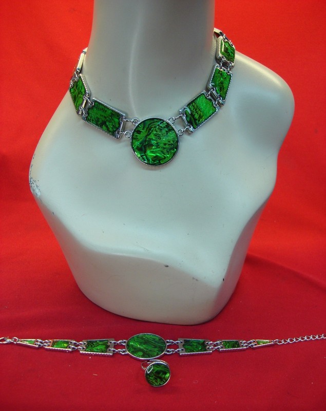 Vintage 3 piece jewelry set featuring necklace, bracelet, and ring with imitation abalone inlay