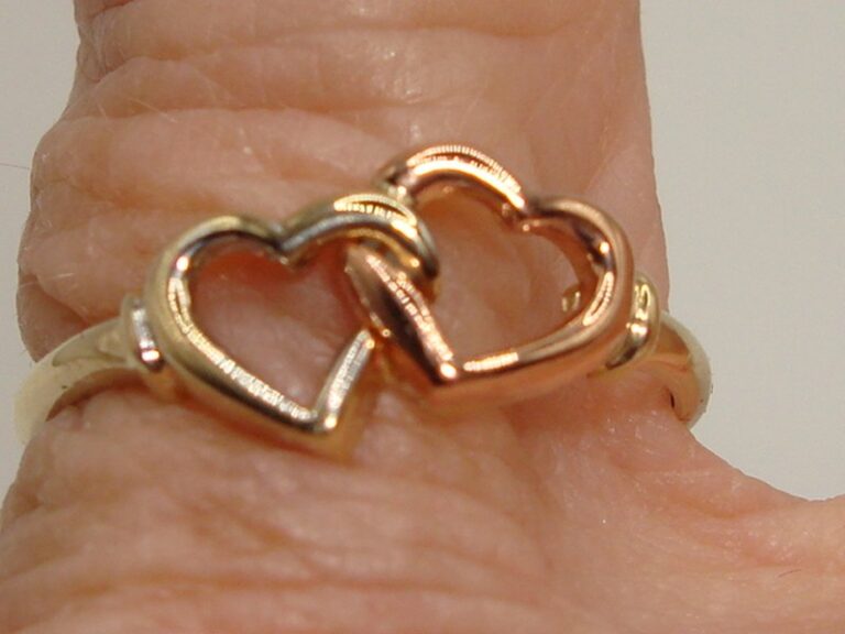 JCM Signed 10K Tri-Color Gold Hearts Ring (Size 7)