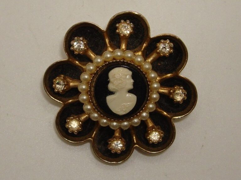 Vintage Coro cameo brooch with rhinestones and faux pearls