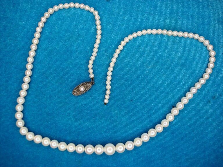 Vintage cultured pearl necklace, graduated cream pearls, restringing project