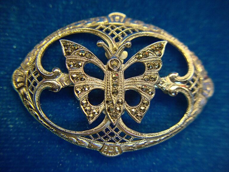 Vintage Art Nouveau Sterling Silver Brooch with Marcasites