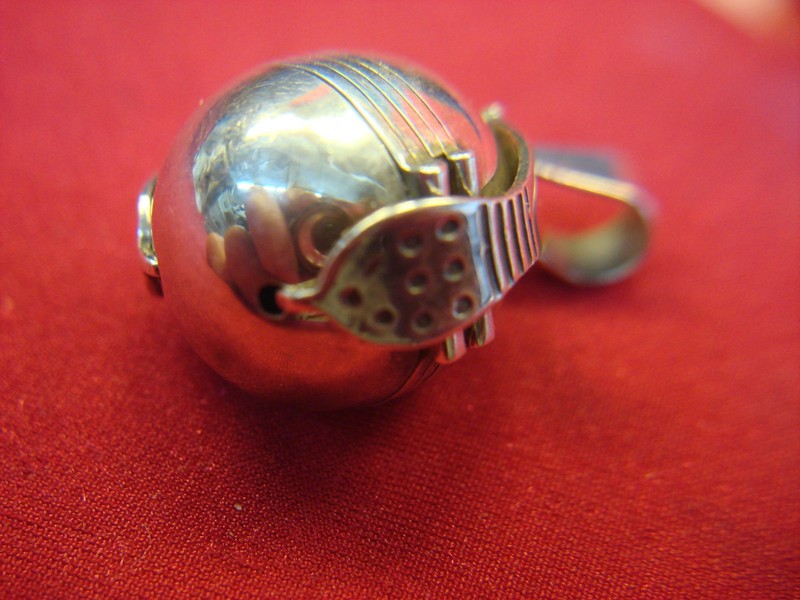 Vintage Taxco sterling silver photo ball pendant, Mexico