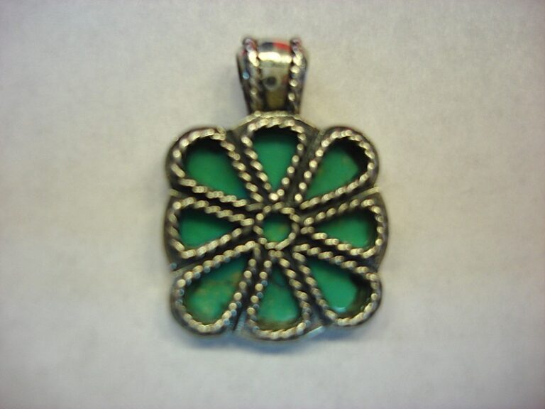 Sterling silver turquoise floral pendant, vintage Thai design