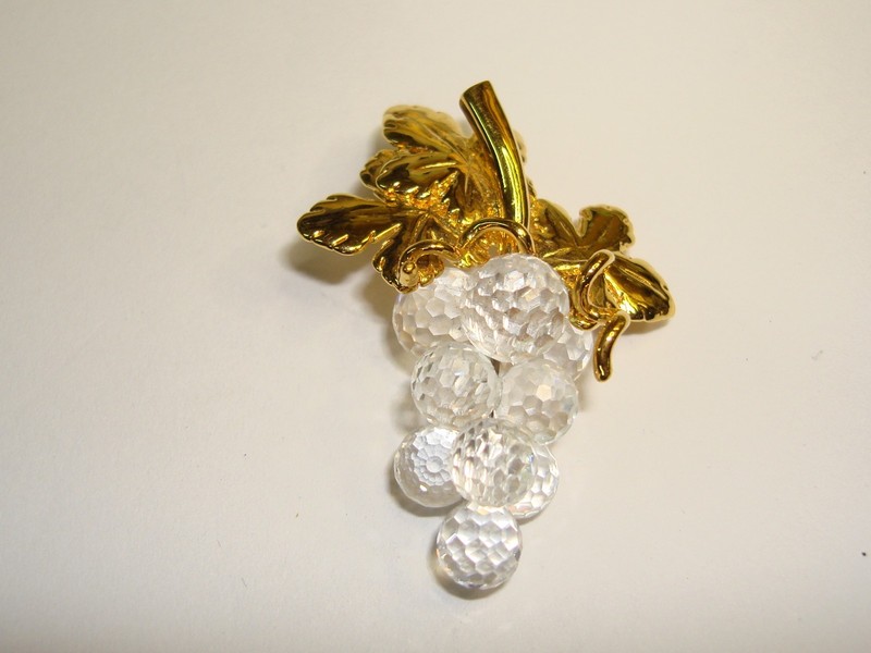 Vintage Swarovski crystal grape cluster pin