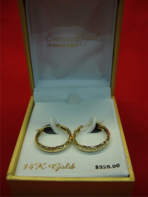 Vintage 14K yellow gold diamond cut hoop earrings (3/4 inch), N.O.S.