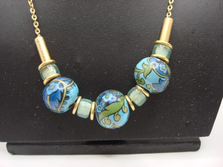 Vintage Venetian Murano glass choker necklace with blue and green beads