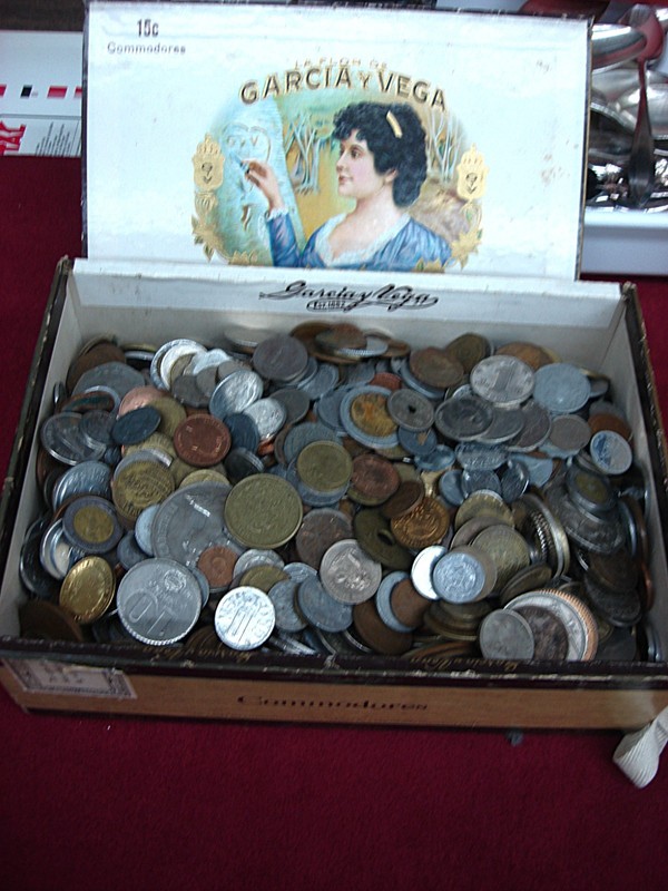 Collection of 100+ assorted vintage world coins
