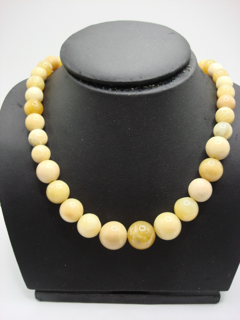 Vintage yellow jade sterling silver necklace with graduated beads