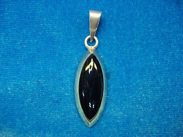 Handmade Sterling Silver Onyx Pendant - Mexico