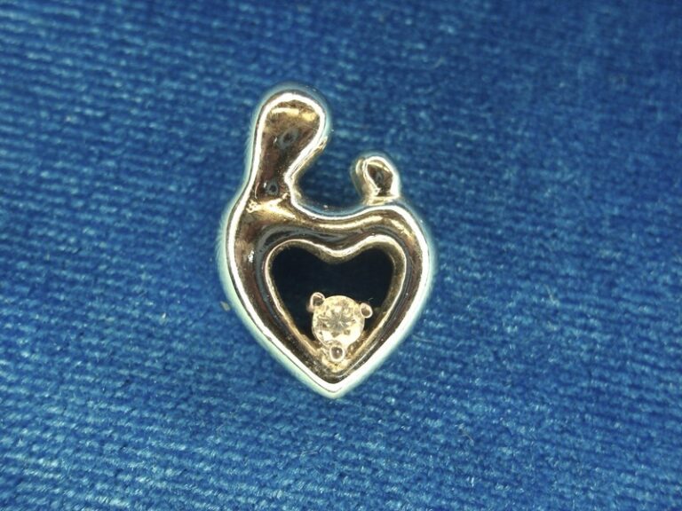 Sterling silver mother & child pendant with simulated diamond