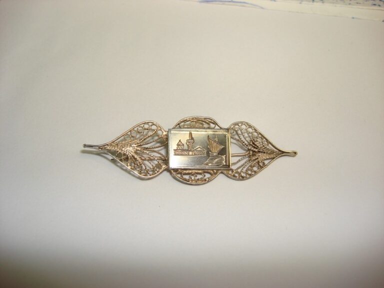 Vintage Egyptian niello silver filigree brooch with an intriguing scene design