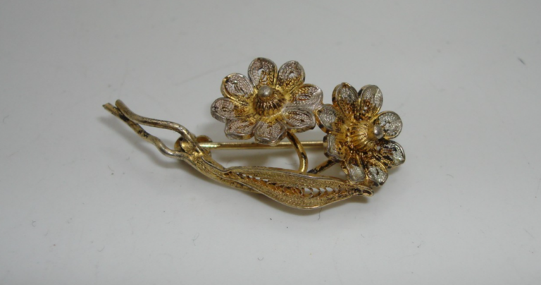 Vintage spun sterling silver and vermeil flower pin