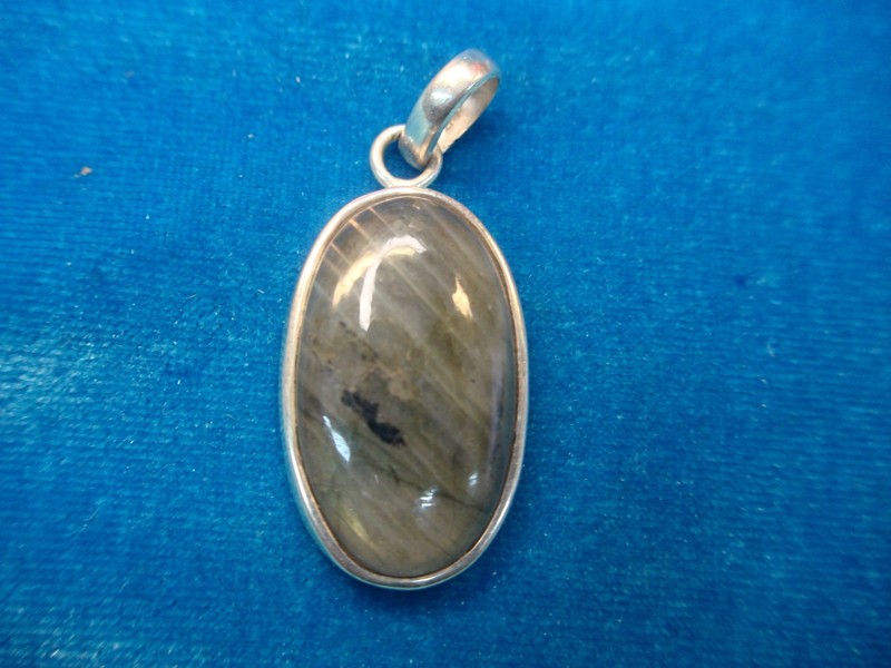 Handmade sterling silver pendant with carnelian gemstone