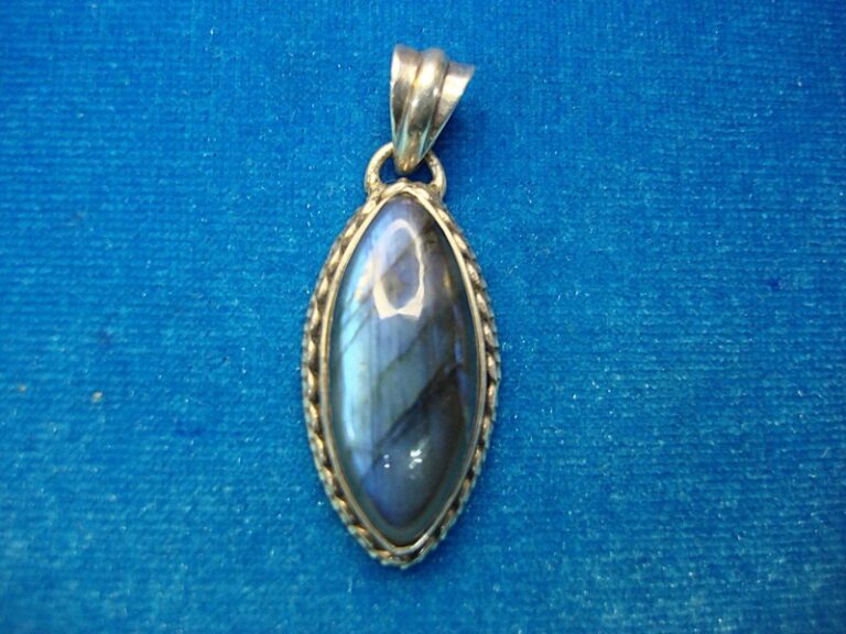 Handmade sterling silver labradorite pendant, 1 1/4 inch