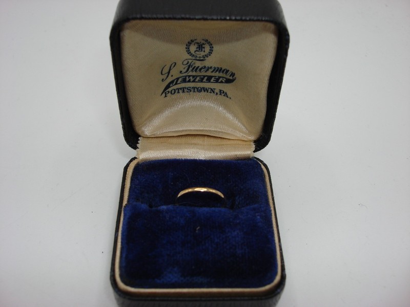 Vintage 10K solid gold baby ring with maker's mark L. Fuerman, Pottstown PA
