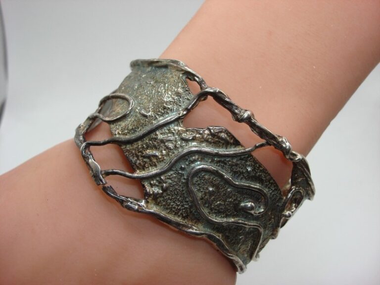 Vintage sterling silver cuff bracelet with mid-century modernist brutalist design