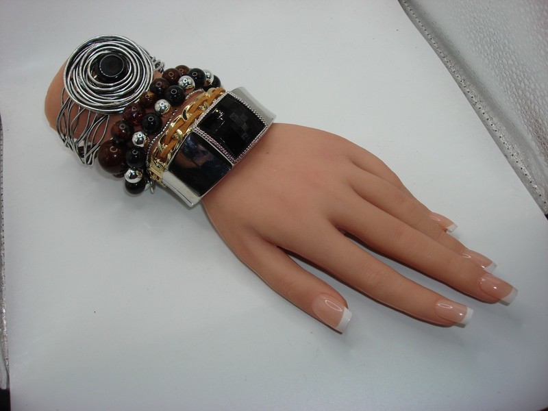 Six vintage estate bracelets in near mint condition