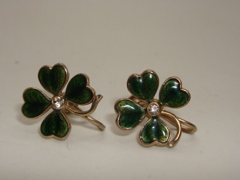 Vintage cloisonne enamel four leaf clover screw back earrings (1950s-60s)
