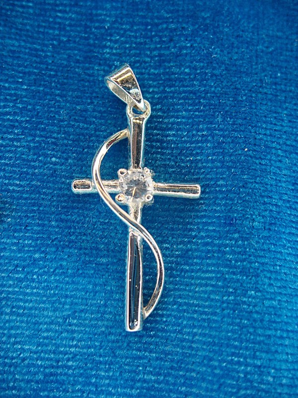 Sterling silver cross pendant with simulated diamond