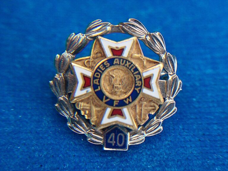 Vintage sterling silver VFW Ladies Auxiliary 40 Year Service Pin