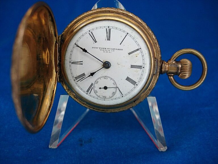 Vintage New York Standard Watch Co. pocket watch, Hunt case, parts/repair
