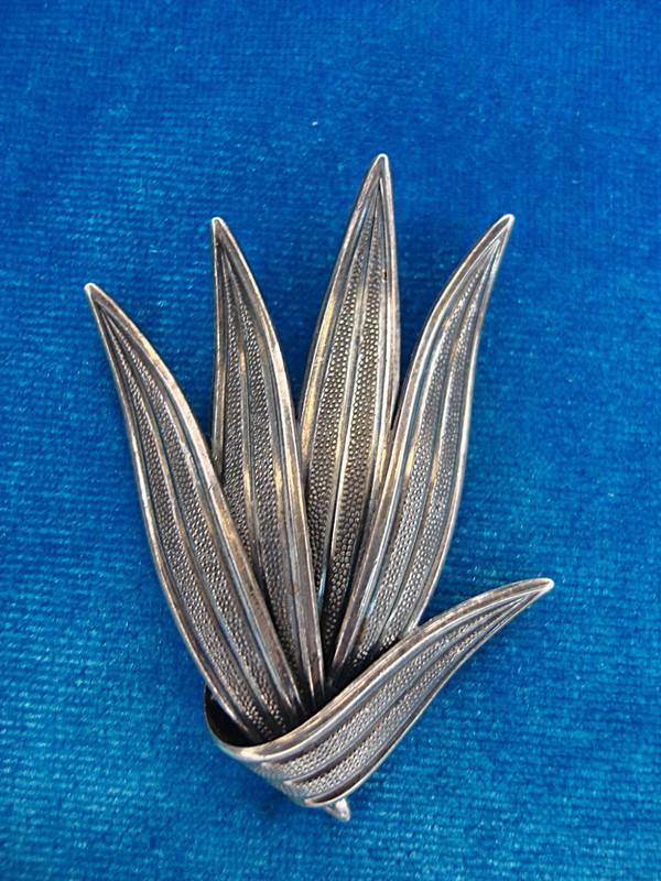 Vintage Beau Sterling Palm Frond Brooch Pin
