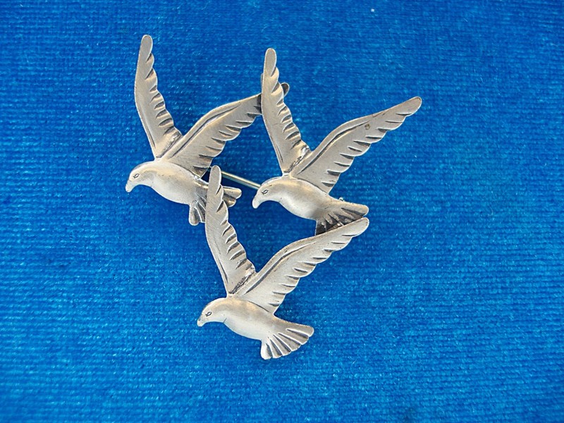 Vintage Beau Sterling seagull brooch pin with matte finish and black accents