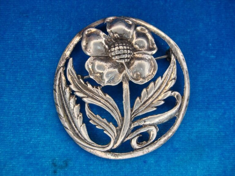 Vintage sterling silver flower pin, handcrafted, 2 inches