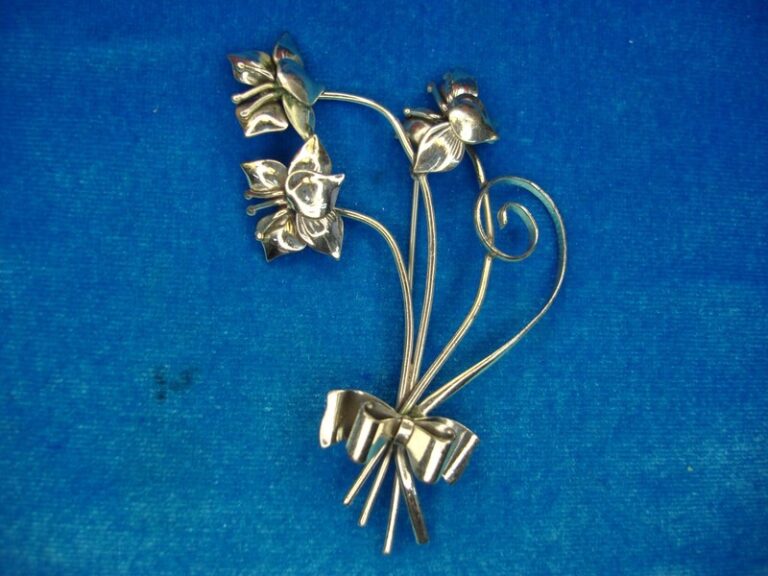 Vintage Lang Sterling Silver Flower Bouquet Pin