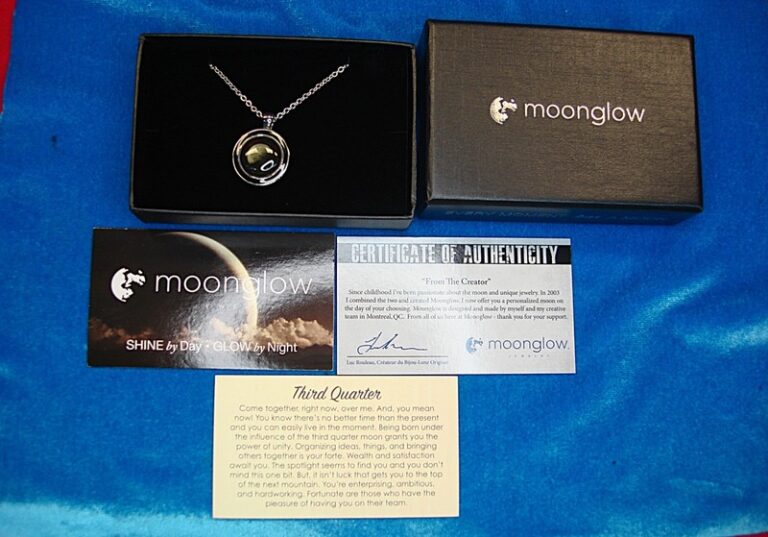 Vintage Moonglow Jewelry Necklace with illuminated pendant