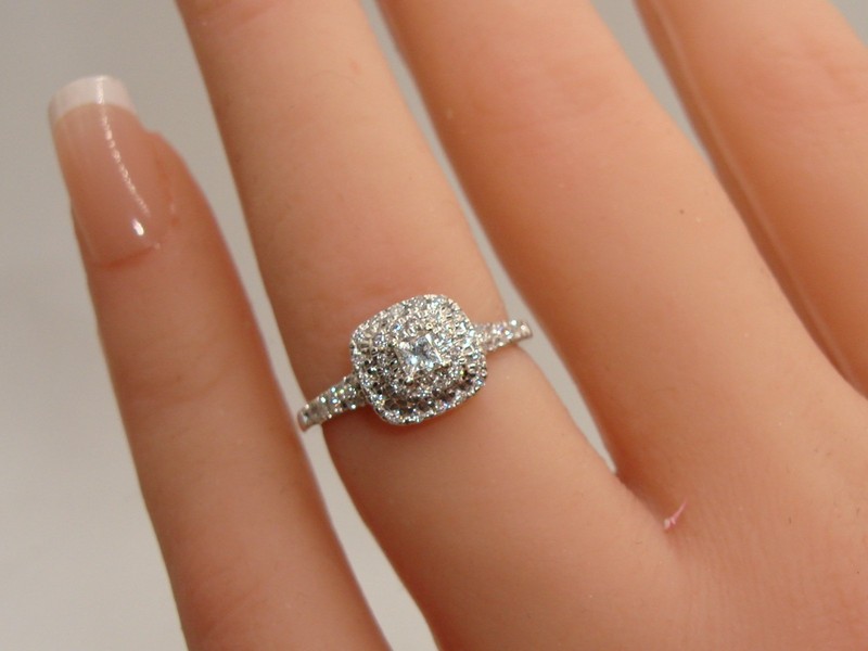 10K gold engagement ring with a 1/4 carat brilliant diamond, size 5