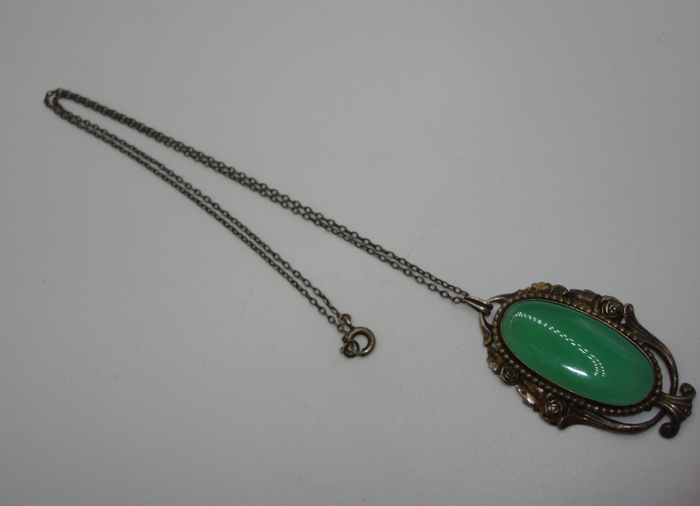 Vintage Art Deco Sterling Silver Chrysoprase Pendant Necklace