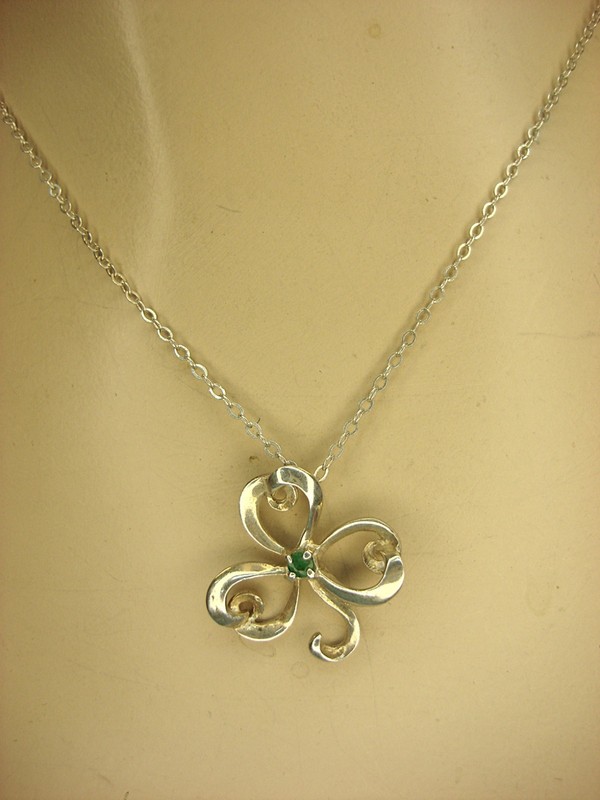 Franklin Mint Sterling Silver Cloverleaf Necklace with Green Stone