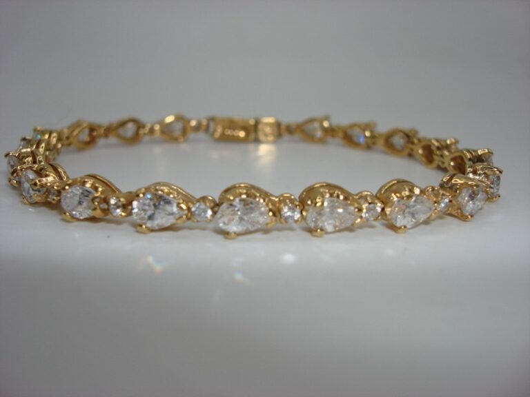 Sparkling gold vermeil sterling bracelet with cubic zirconia stones