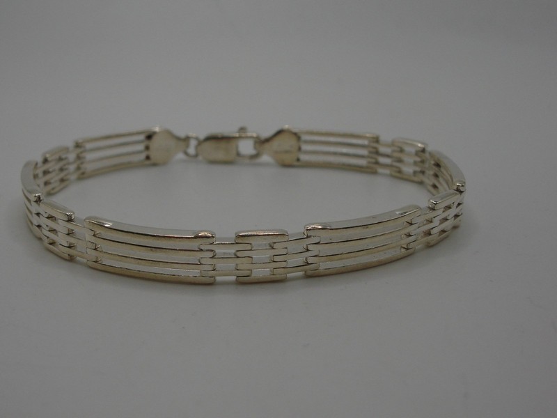 Sterling silver gate link bracelet, 925, 7.5 inches, pre-owned mint condition