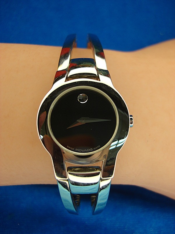 Movado Amorosa Swiss bangle ladies watch, pre-owned in excellent condition