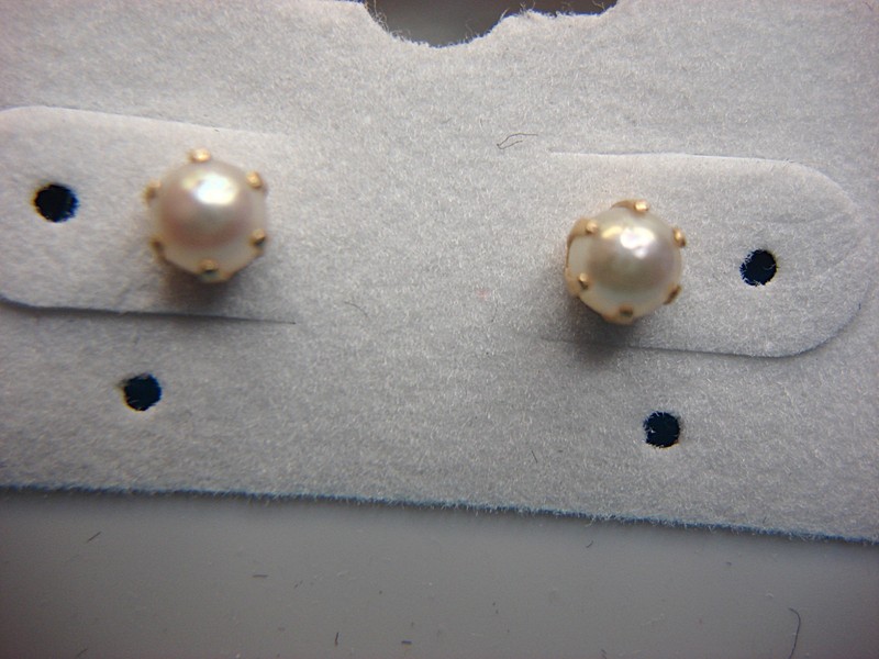 14K yellow gold stud earrings with 3.9mm cultured pearls