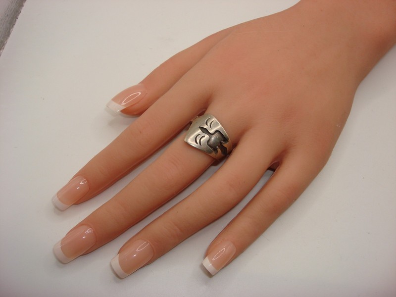 Vintage sterling silver Thunderbird ring, Southwestern style, size 6.5