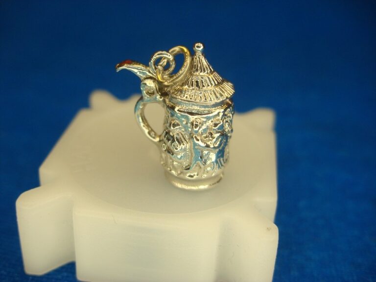 Spencer Sterling beer stein charm with movable lid, 925 silver