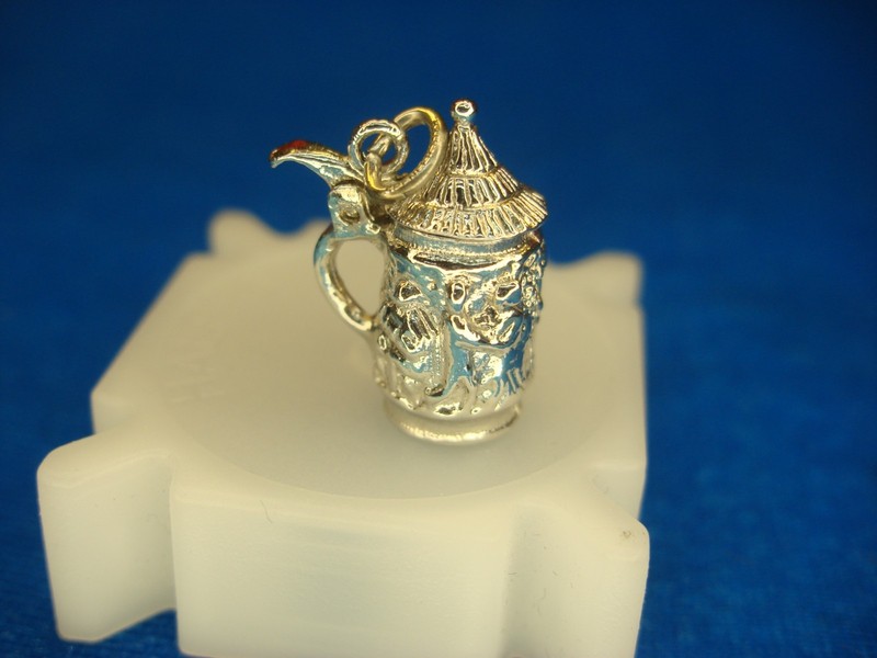 Spencer Sterling beer stein charm with movable lid, 925 silver