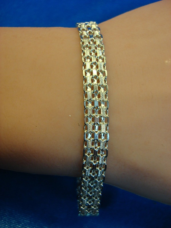 Sterling silver bracelet with unique pattern