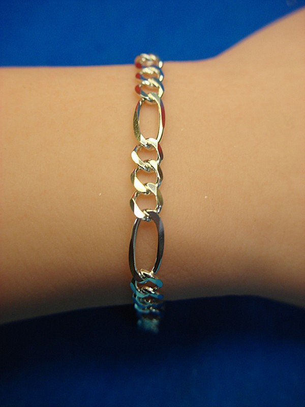 Sterling silver Figaro link chain bracelet, 8 inches long