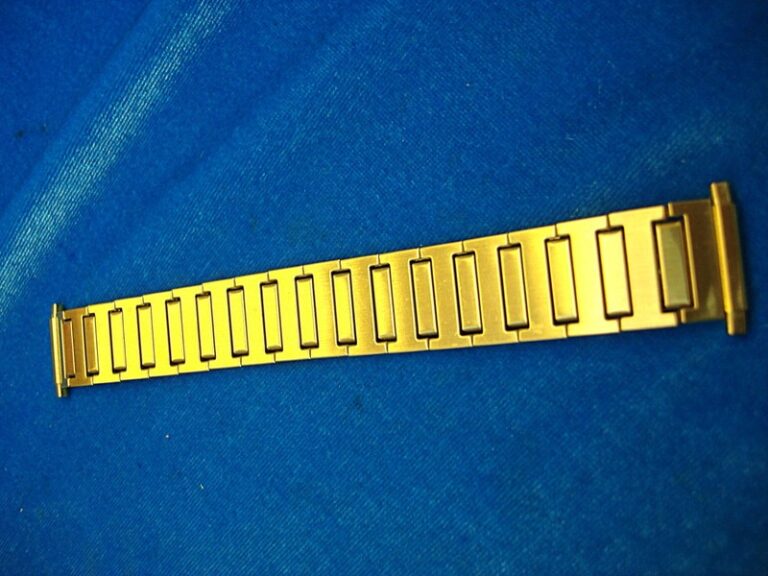 Brushed gold men's stretch watch band, like new