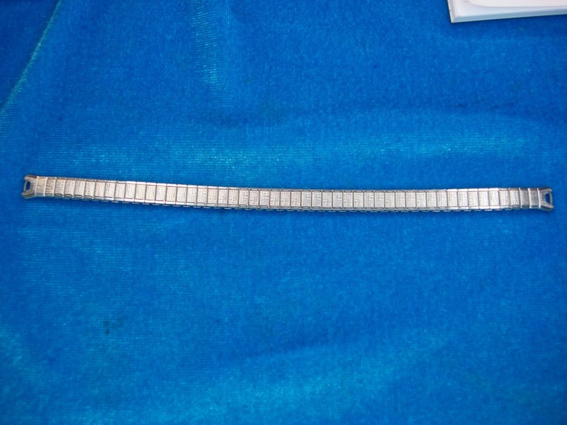 Vintage Speidel silver-tone stretch watch band for women with C ring ends