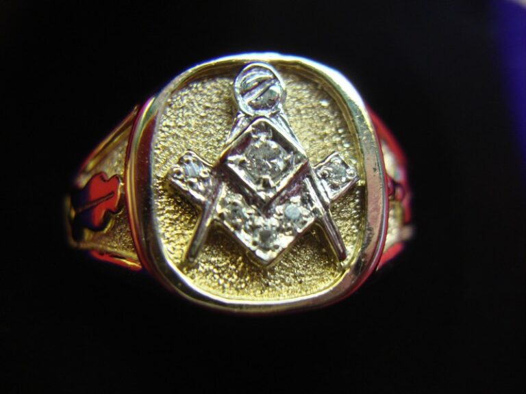 Vintage 14K two-tone diamond Masonic ring, size 11 3/4